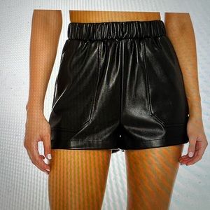 Steve Madden Faux The Record Short size large